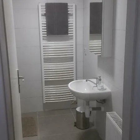 Uzka Nová Bystřice